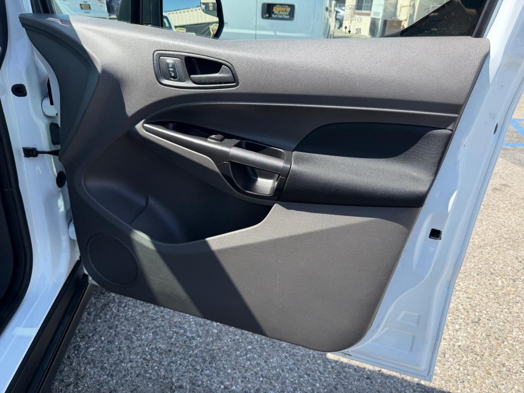 Ford Transit Connect Vehicle Full-screen Gallery Image 29