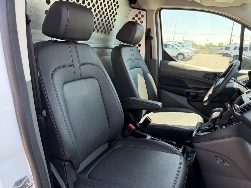 Ford Transit Connect Vehicle Full-screen Gallery Image 32