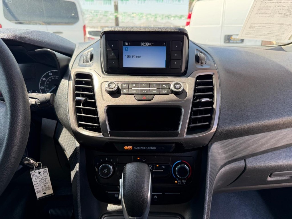 Ford Transit Connect Vehicle Full-screen Gallery Image 34