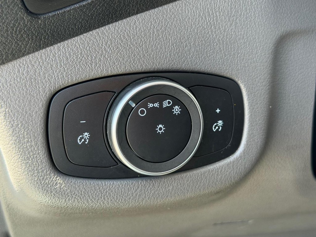Ford Transit Connect Vehicle Full-screen Gallery Image 38