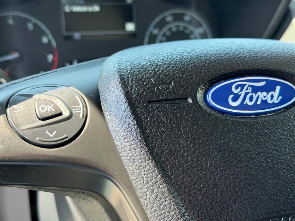 Ford Transit Connect Vehicle Full-screen Gallery Image 39
