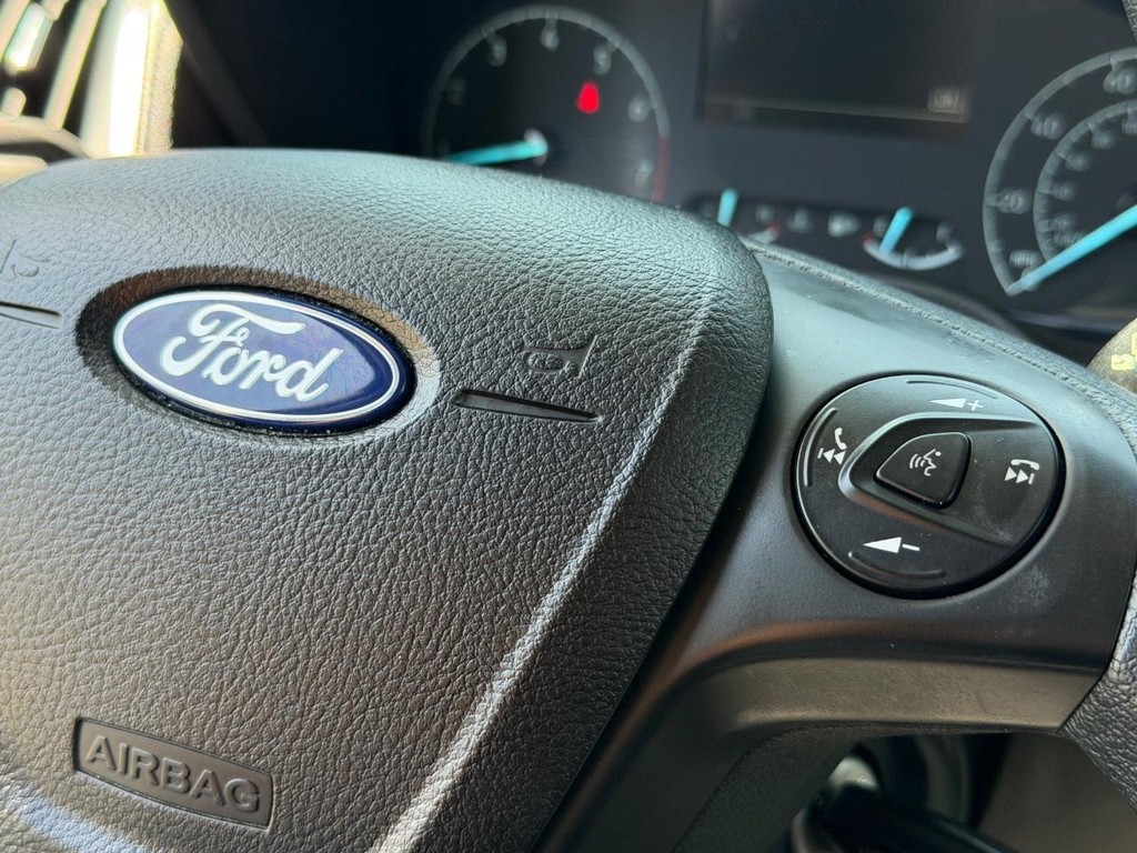 Ford Transit Connect Vehicle Full-screen Gallery Image 40