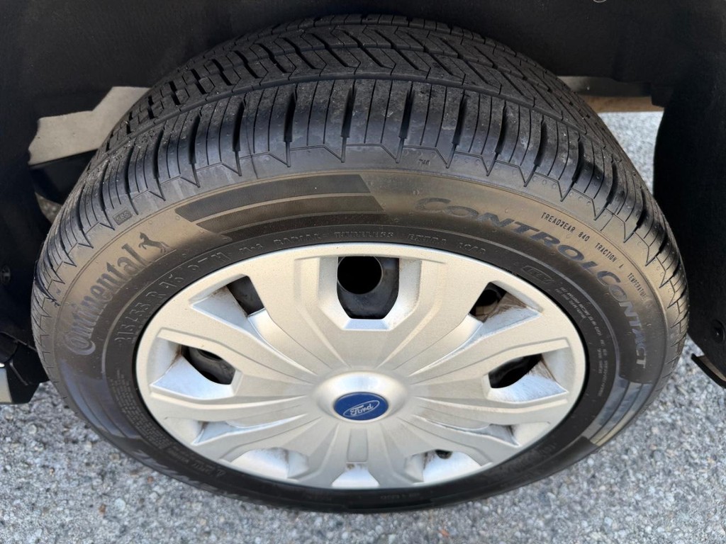 Ford Transit Connect Vehicle Full-screen Gallery Image 44