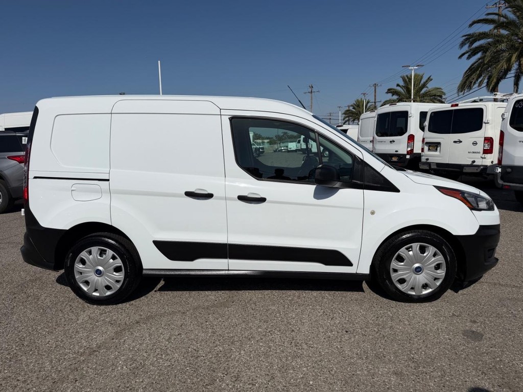 Ford Transit Connect Vehicle Full-screen Gallery Image 06