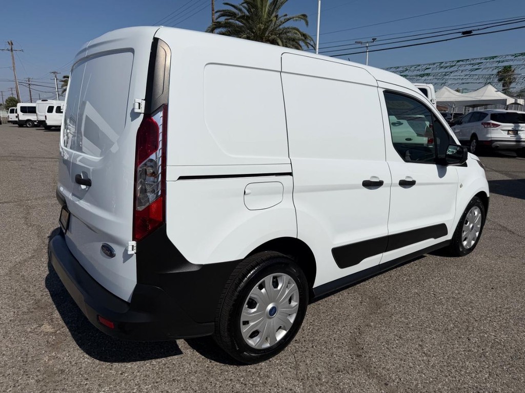 Ford Transit Connect Vehicle Full-screen Gallery Image 07