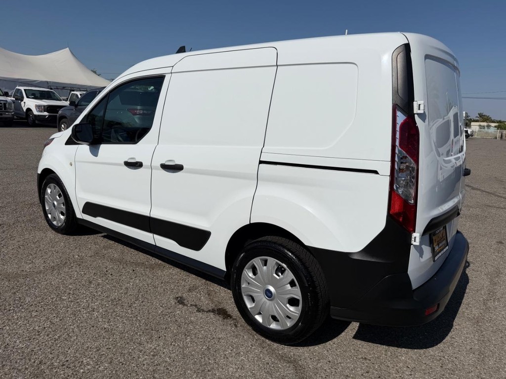 Ford Transit Connect Vehicle Full-screen Gallery Image 10