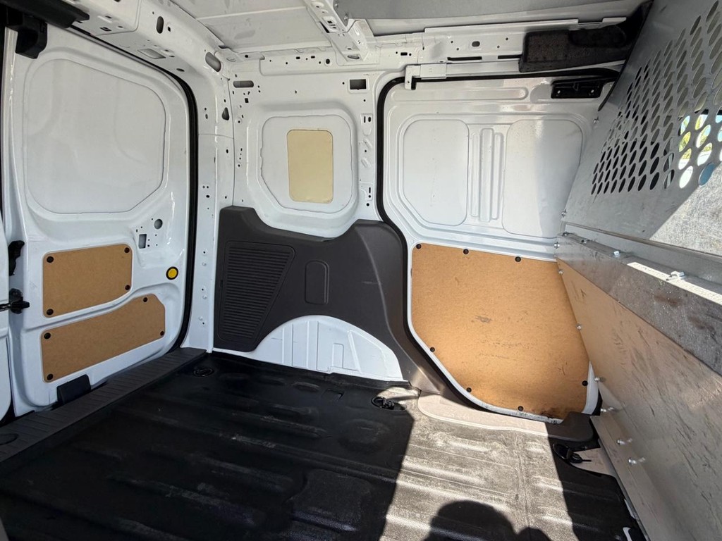 Ford Transit Connect Vehicle Full-screen Gallery Image 21