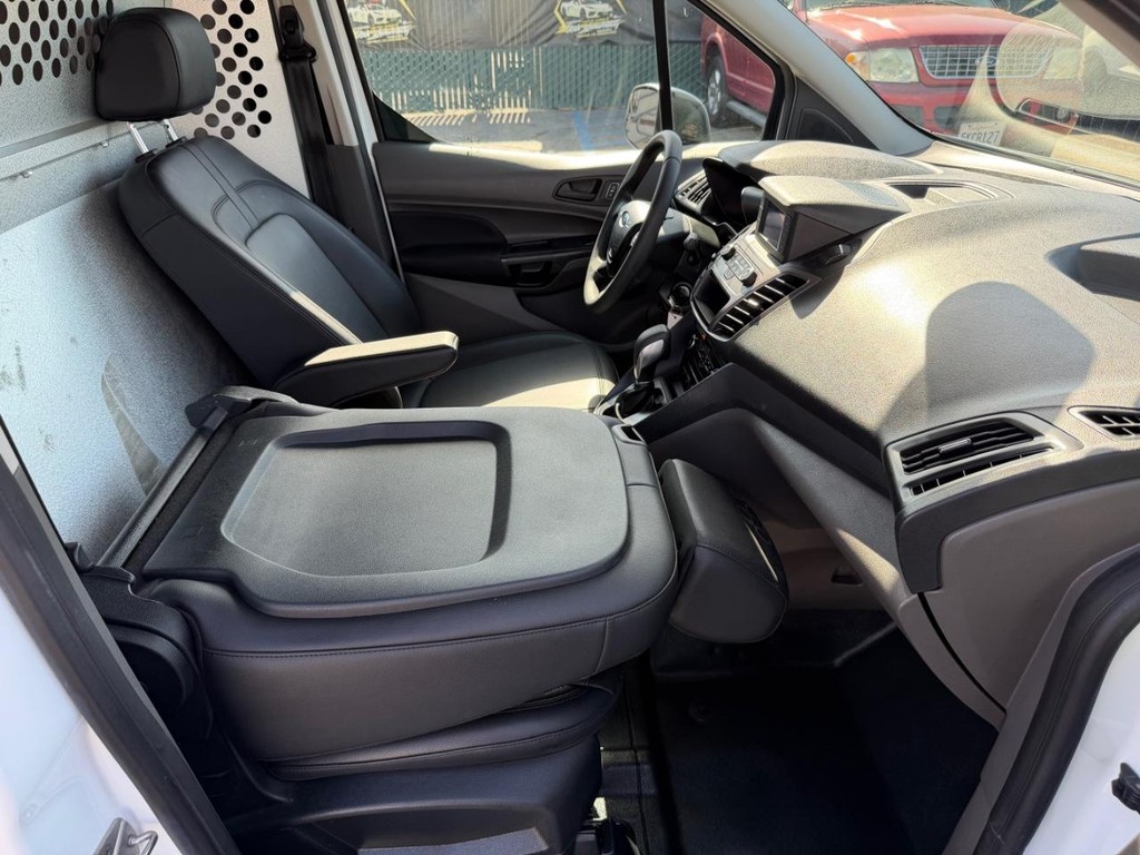 Ford Transit Connect Vehicle Full-screen Gallery Image 35