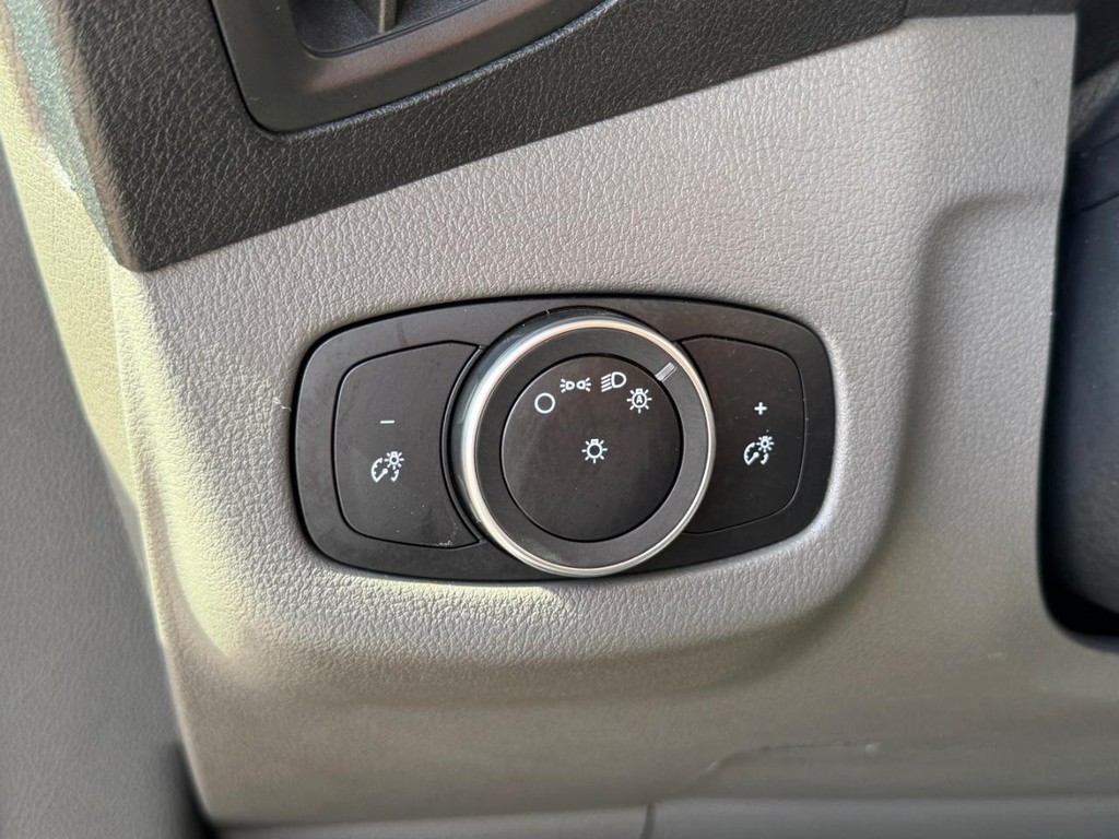 Ford Transit Connect Vehicle Full-screen Gallery Image 40