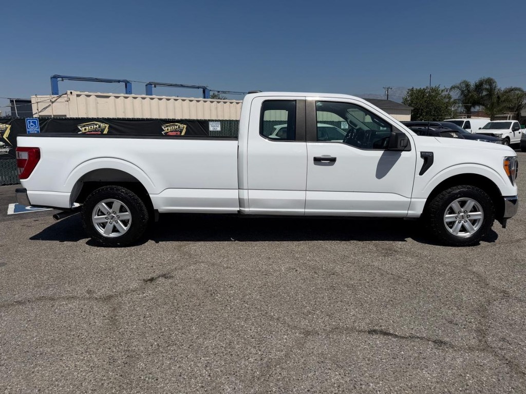 Ford F-150 Vehicle Full-screen Gallery Image 05