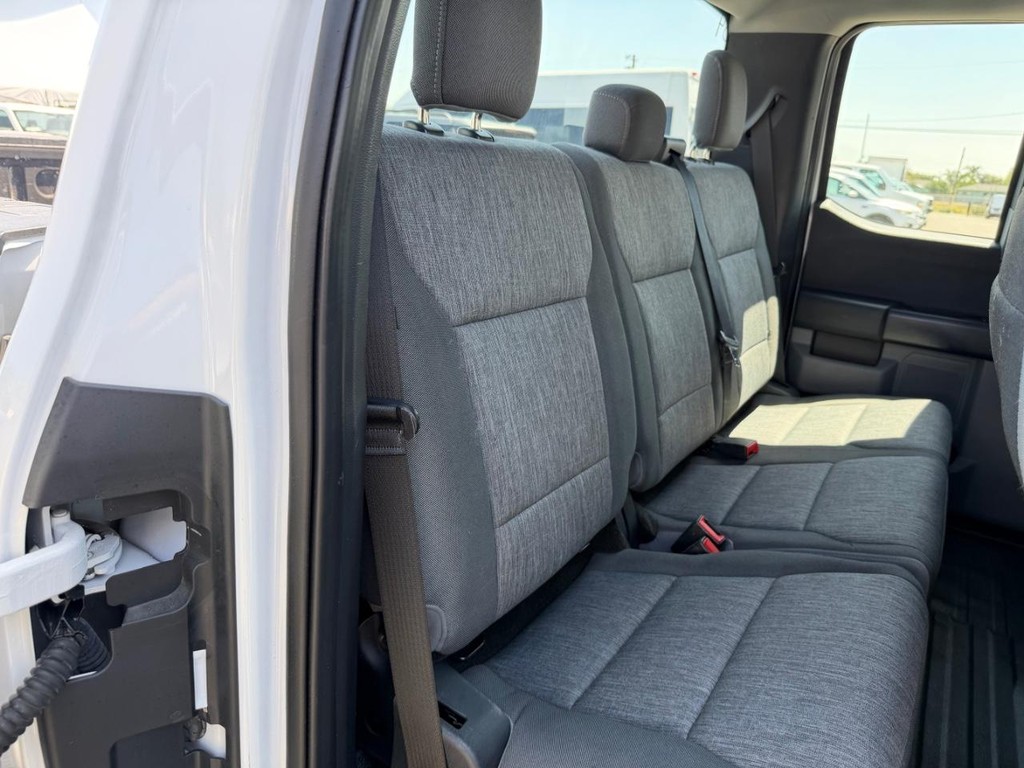 Ford F-150 Vehicle Full-screen Gallery Image 27