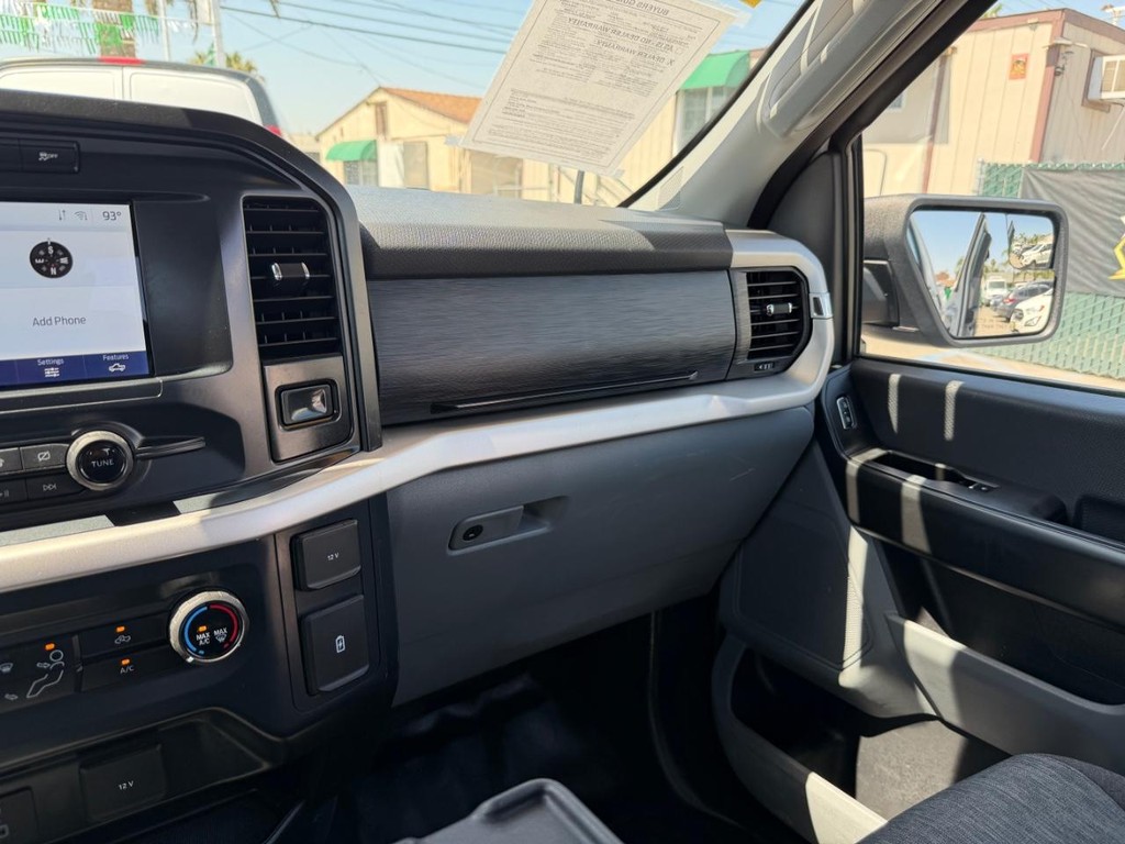 Ford F-150 Vehicle Full-screen Gallery Image 32