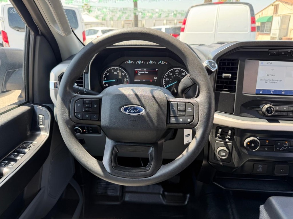 Ford F-150 Vehicle Full-screen Gallery Image 33
