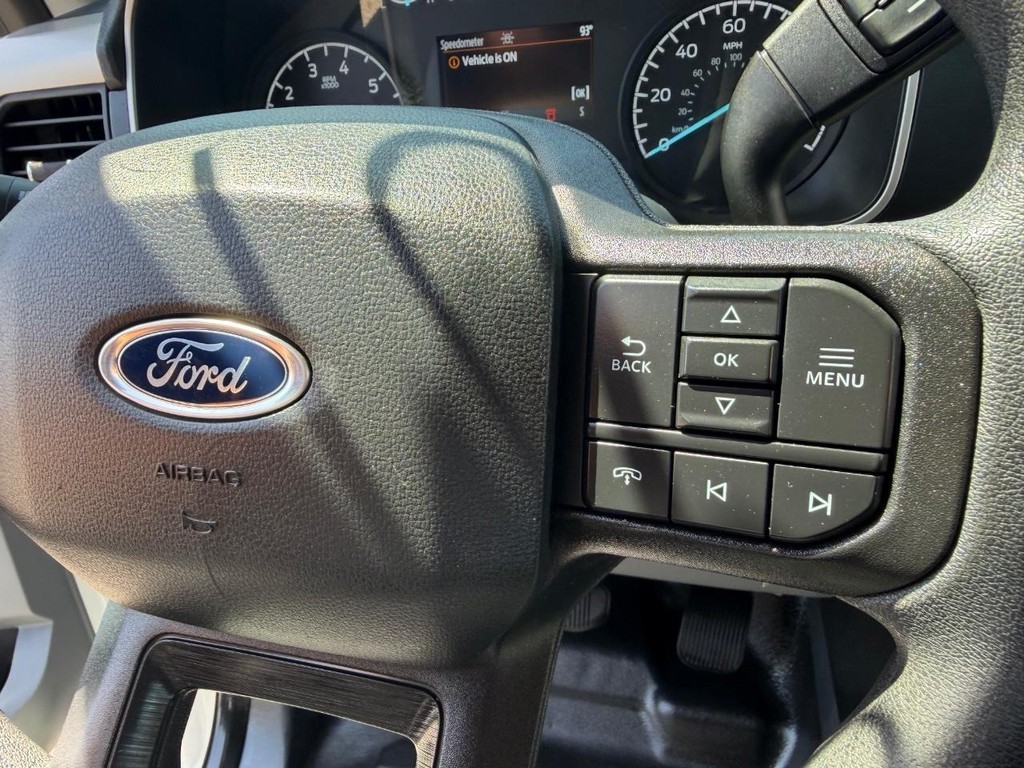 Ford F-150 Vehicle Full-screen Gallery Image 35