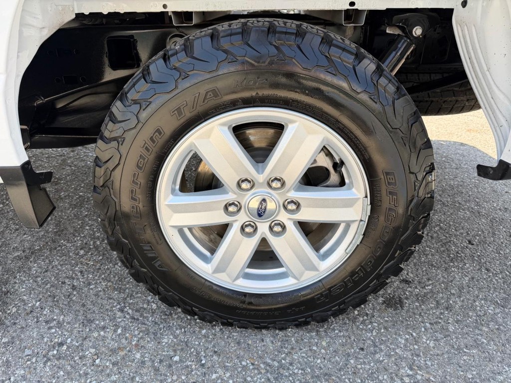 Ford F-150 Vehicle Full-screen Gallery Image 44