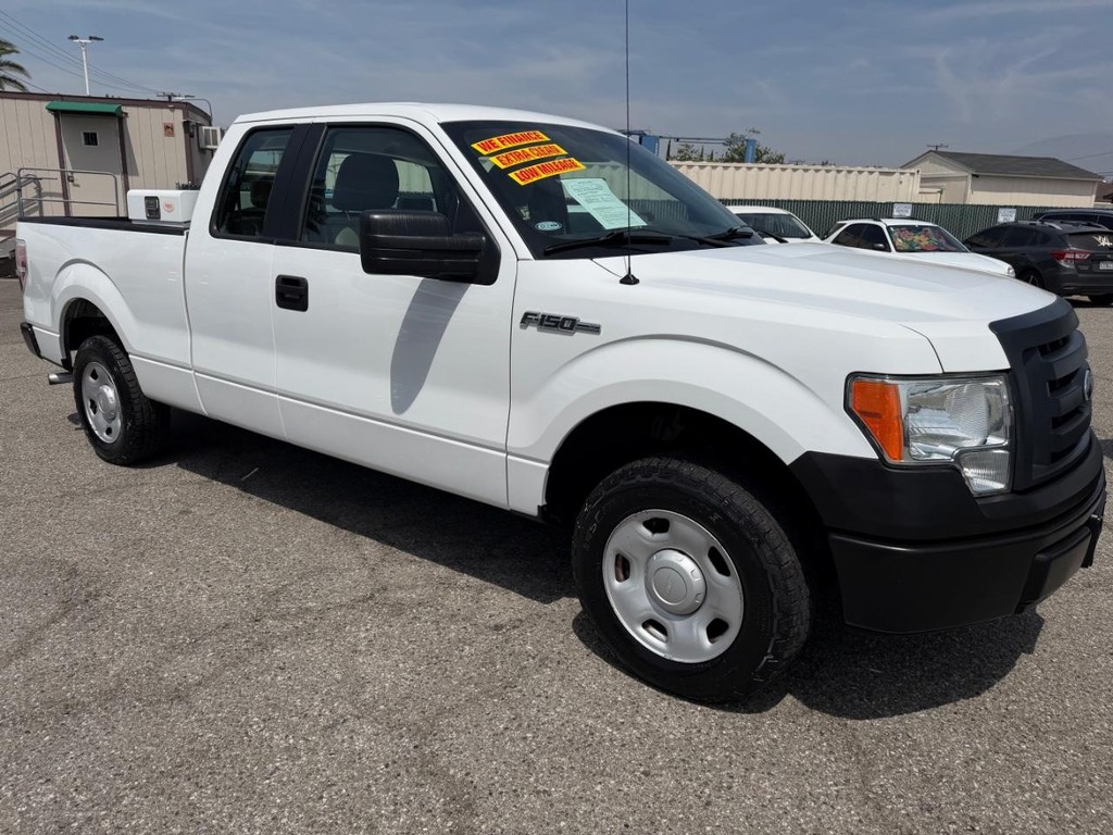 Ford F-150 Vehicle Full-screen Gallery Image 03