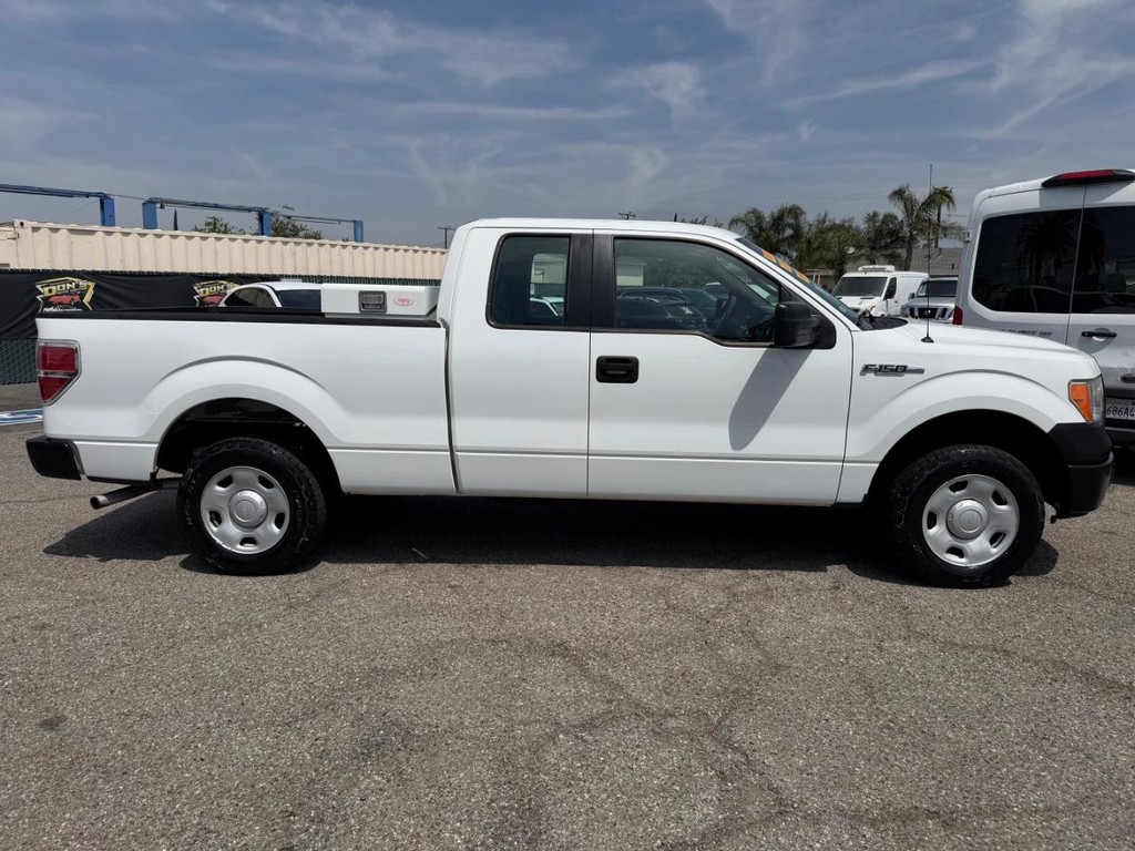 Ford F-150 Vehicle Full-screen Gallery Image 05