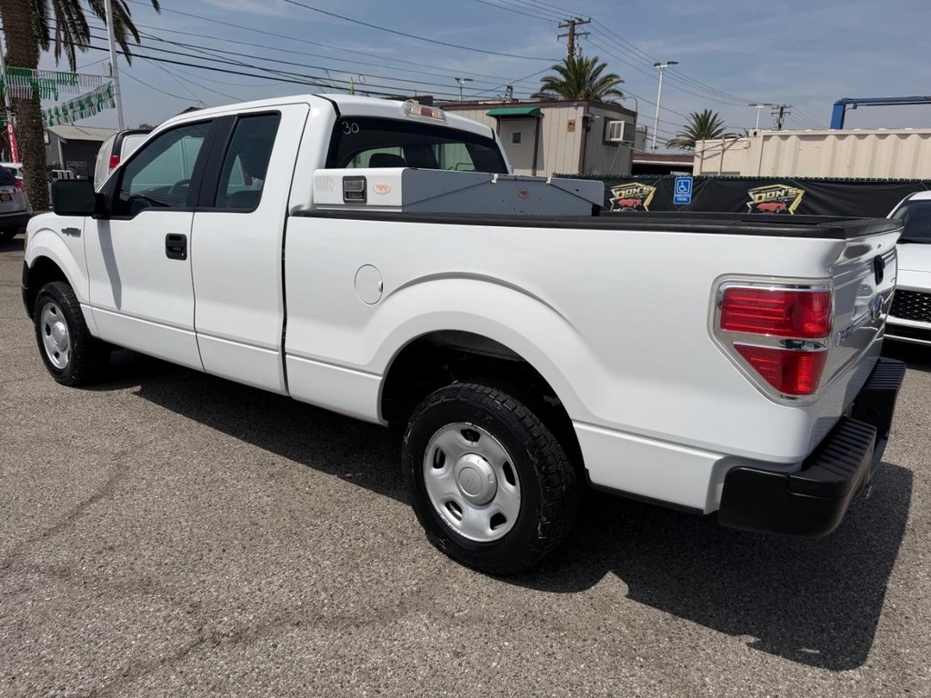 Ford F-150 Vehicle Full-screen Gallery Image 09