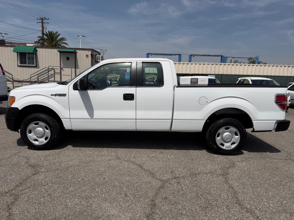 Ford F-150 Vehicle Full-screen Gallery Image 11