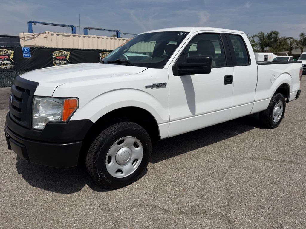 Ford F-150 Vehicle Full-screen Gallery Image 12