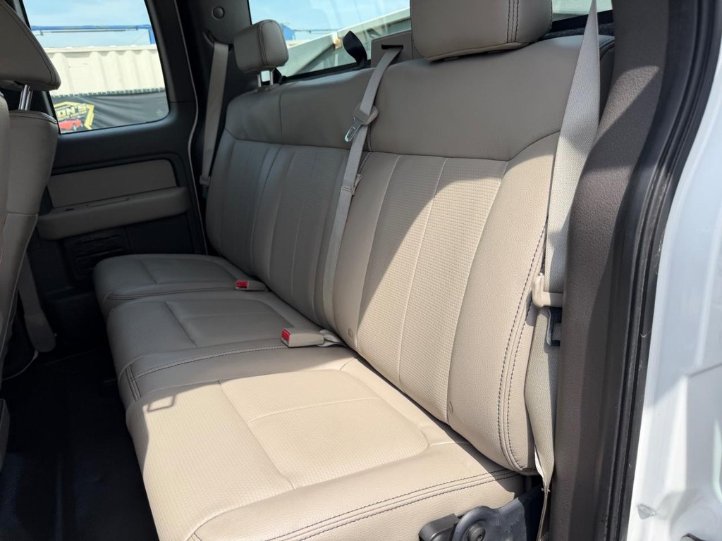 Ford F-150 Vehicle Full-screen Gallery Image 20