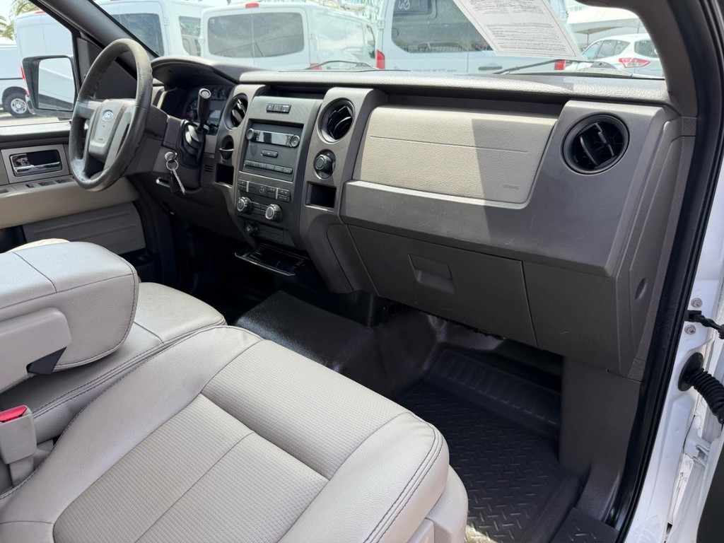 Ford F-150 Vehicle Full-screen Gallery Image 22