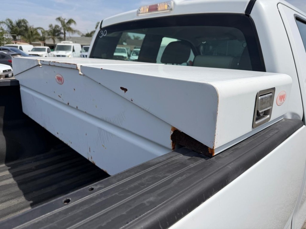 Ford F-150 Vehicle Full-screen Gallery Image 34