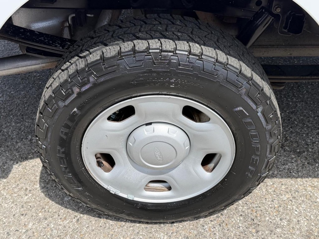 Ford F-150 Vehicle Full-screen Gallery Image 37