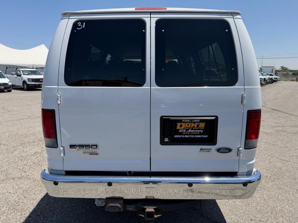 Ford E-350 XLT 11 Passenger Van Vehicle Full-screen Gallery Image 08