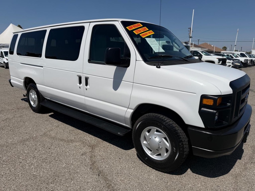 Ford E-350 12 Passenger Van Vehicle Full-screen Gallery Image 03