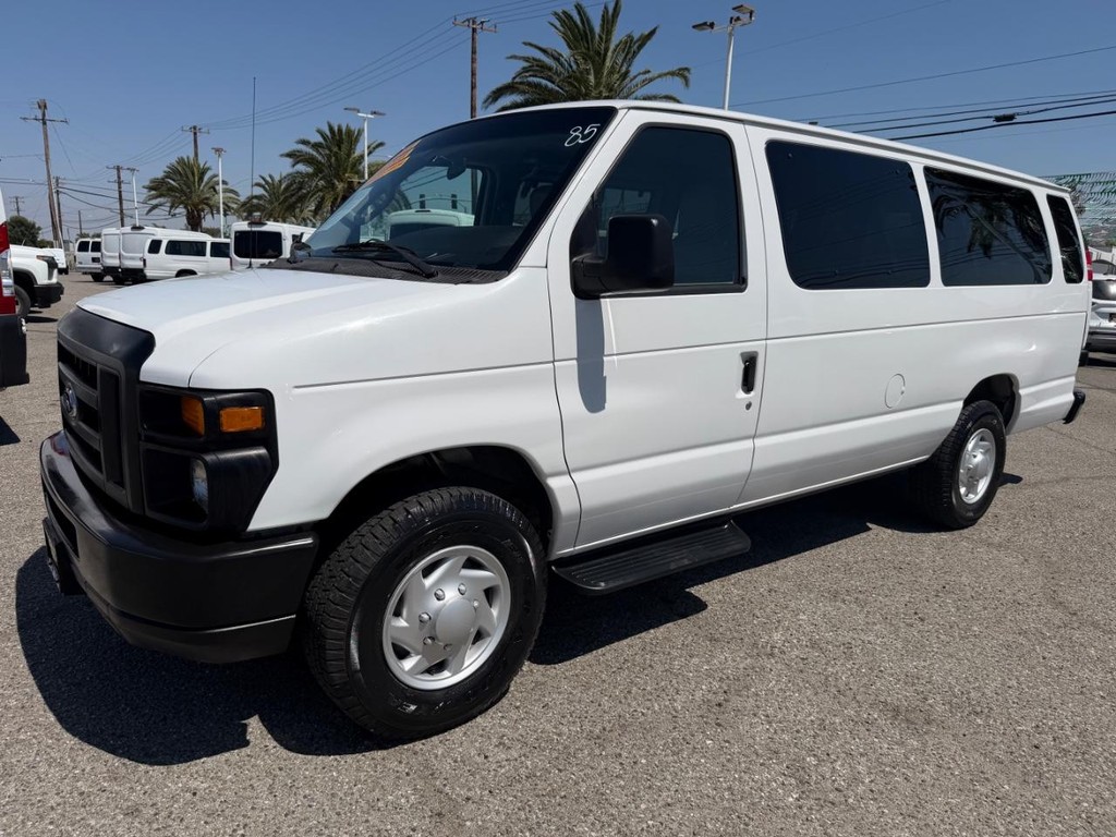 Ford E-350 12 Passenger Van Vehicle Full-screen Gallery Image 12