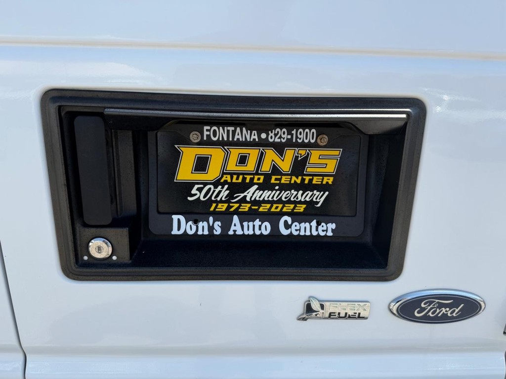 Ford E-350 12 Passenger Van Vehicle Full-screen Gallery Image 38
