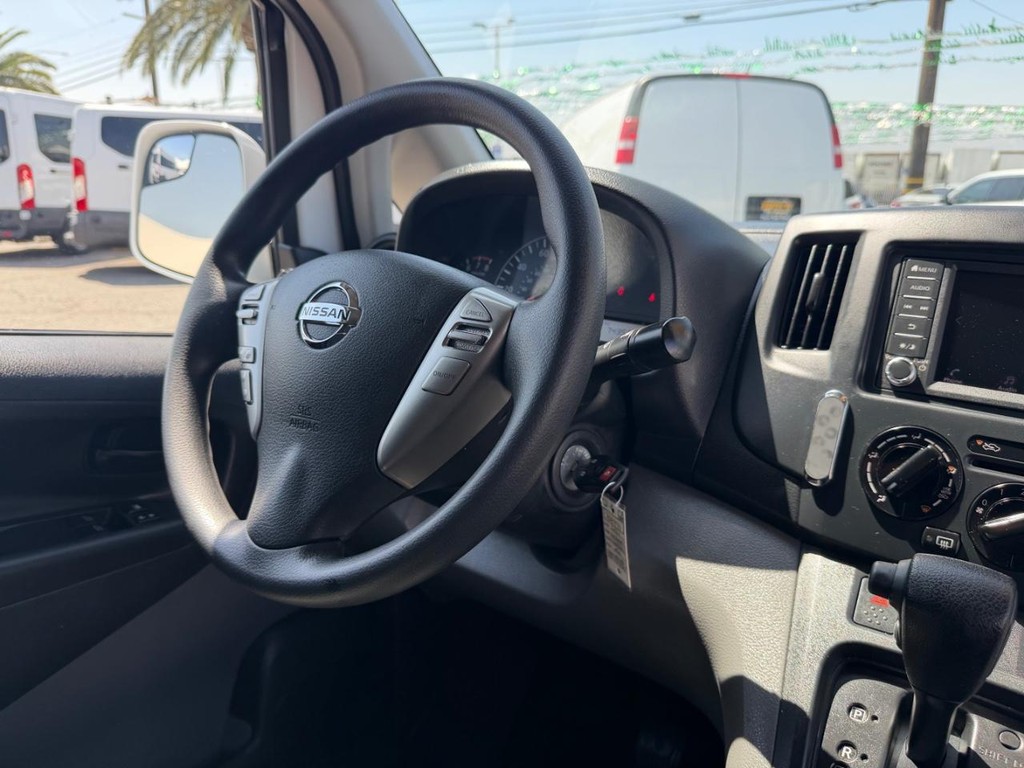 Nissan NV200 Vehicle Full-screen Gallery Image 34