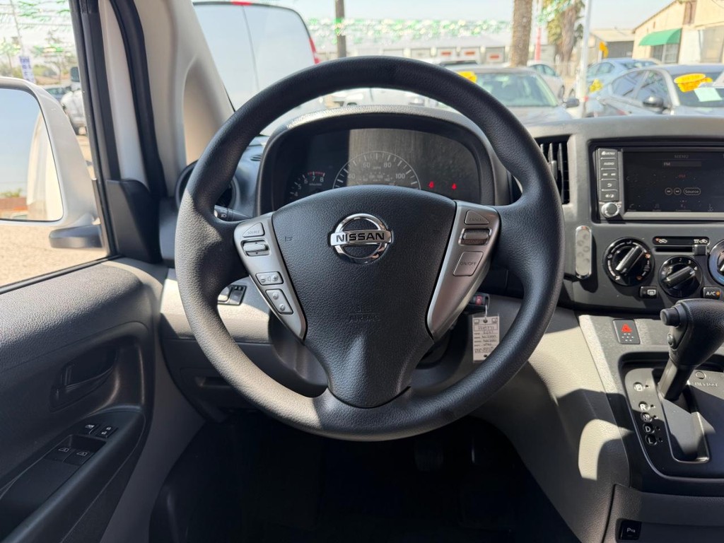 Nissan NV200 Vehicle Full-screen Gallery Image 37