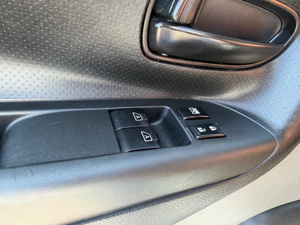 Nissan NV200 Vehicle Full-screen Gallery Image 41