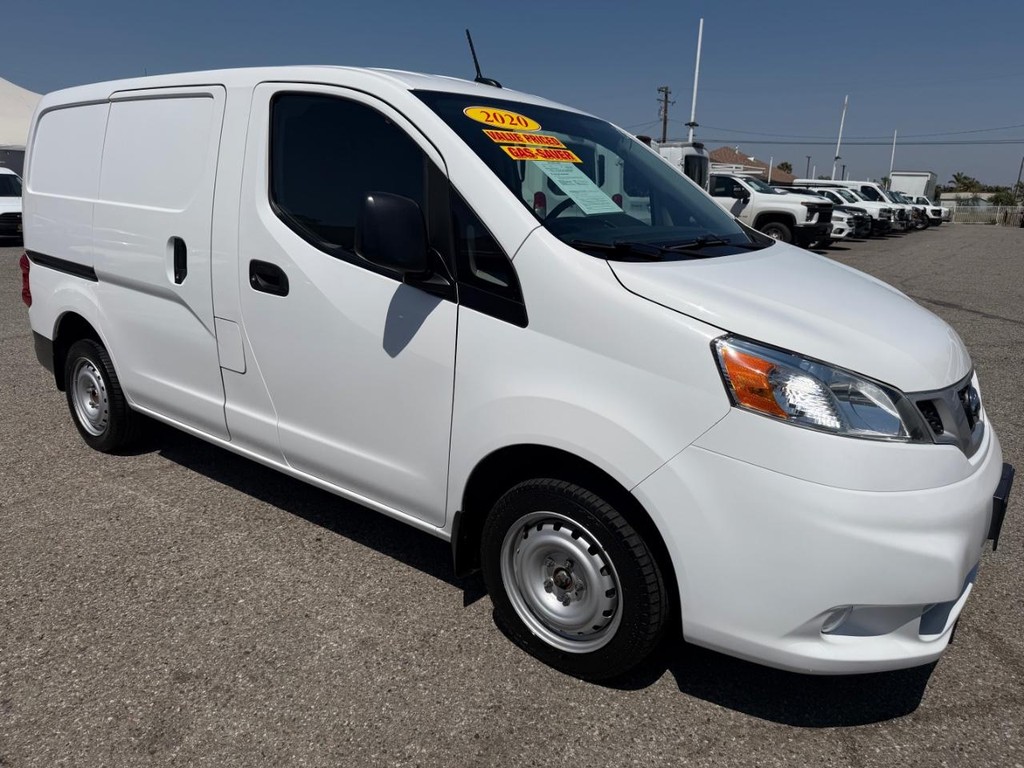 Nissan NV200 Vehicle Full-screen Gallery Image 04