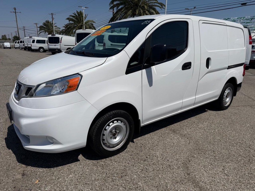 Nissan NV200 Vehicle Full-screen Gallery Image 13