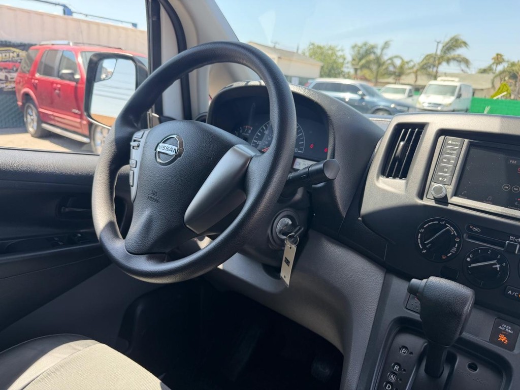 Nissan NV200 Vehicle Full-screen Gallery Image 33