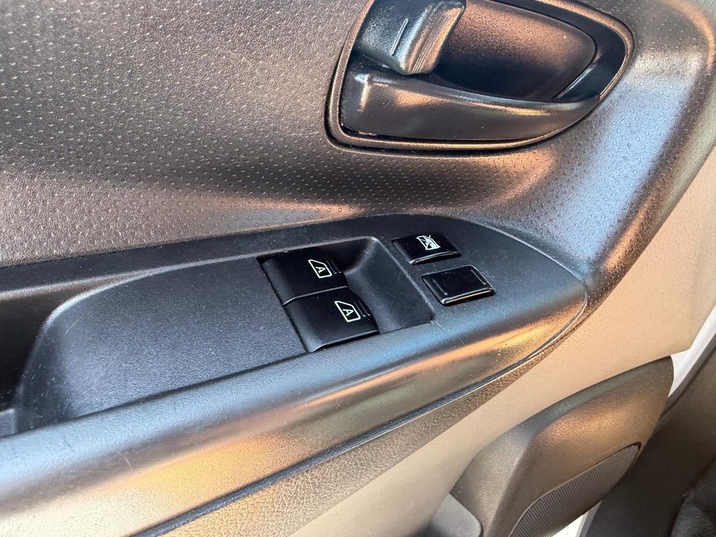 Nissan NV200 Vehicle Full-screen Gallery Image 38