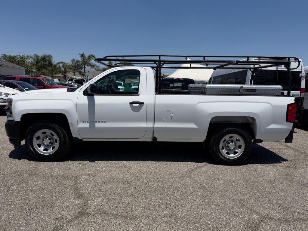 Chevrolet Silverado 1500 Vehicle Full-screen Gallery Image 11