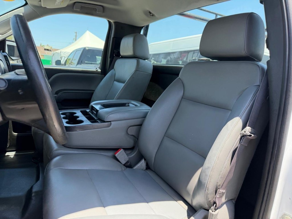 Chevrolet Silverado 1500 Vehicle Full-screen Gallery Image 30