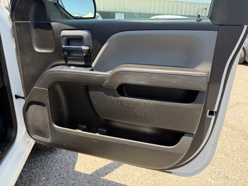 Chevrolet Silverado 1500 Vehicle Full-screen Gallery Image 31