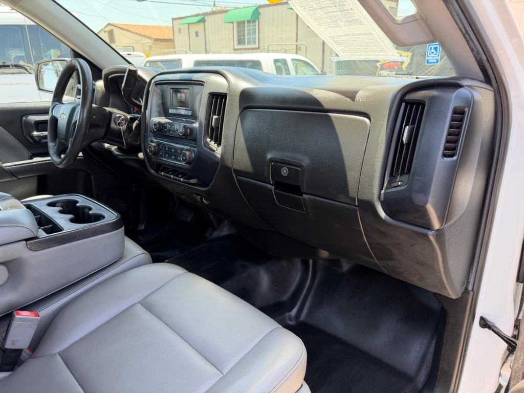 Chevrolet Silverado 1500 Vehicle Full-screen Gallery Image 32
