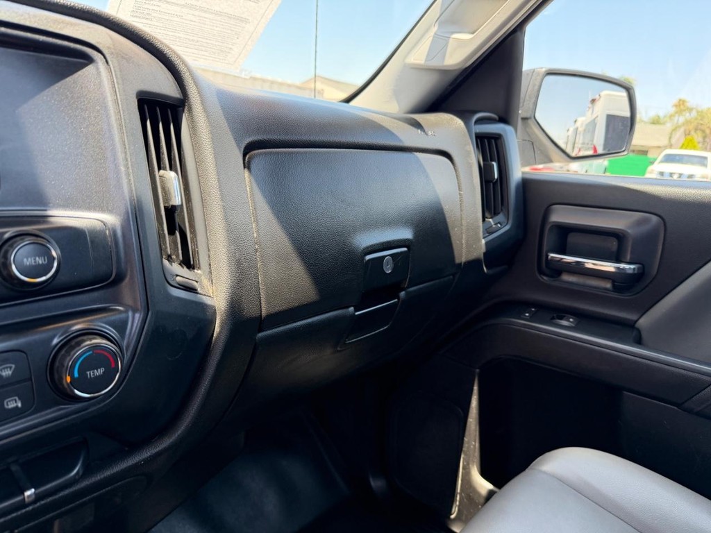 Chevrolet Silverado 1500 Vehicle Full-screen Gallery Image 37
