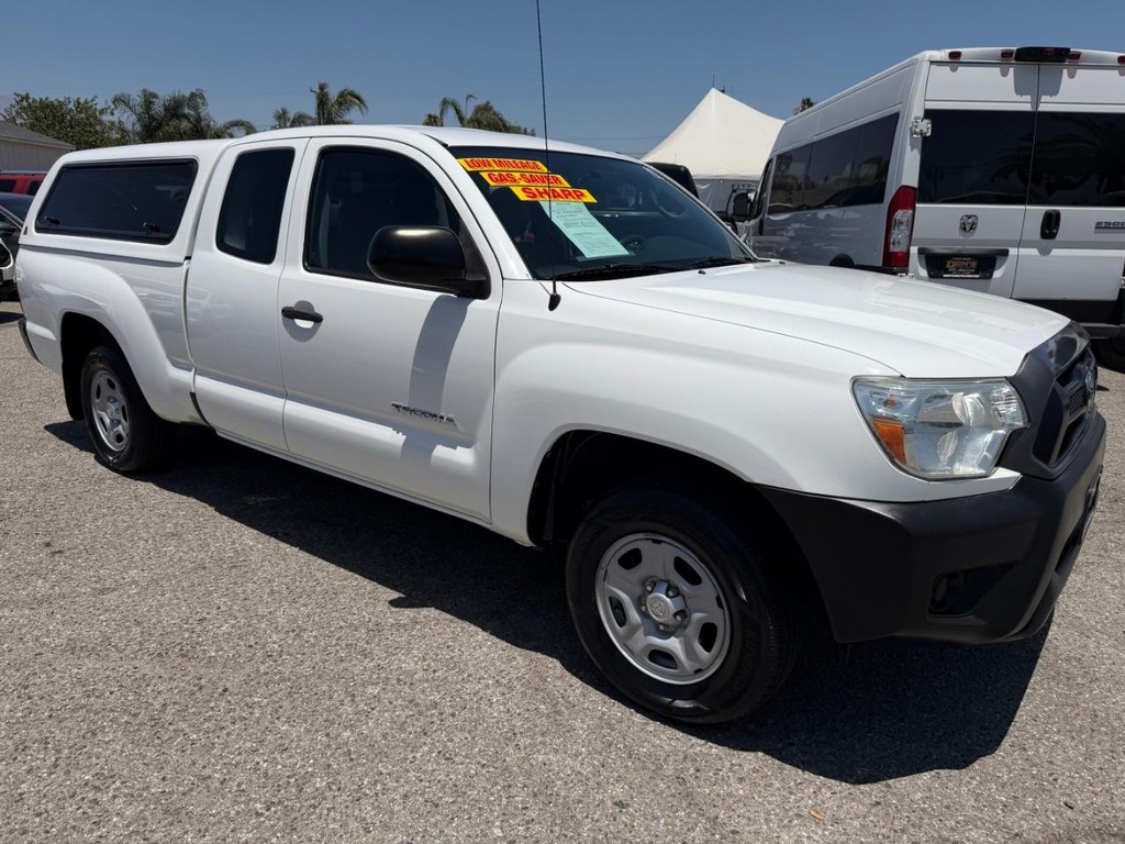 Toyota Tacoma Vehicle Full-screen Gallery Image 03