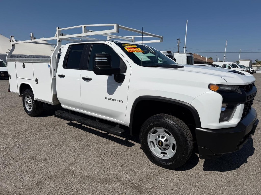 Chevrolet Silverado 2500HD Vehicle Full-screen Gallery Image 03