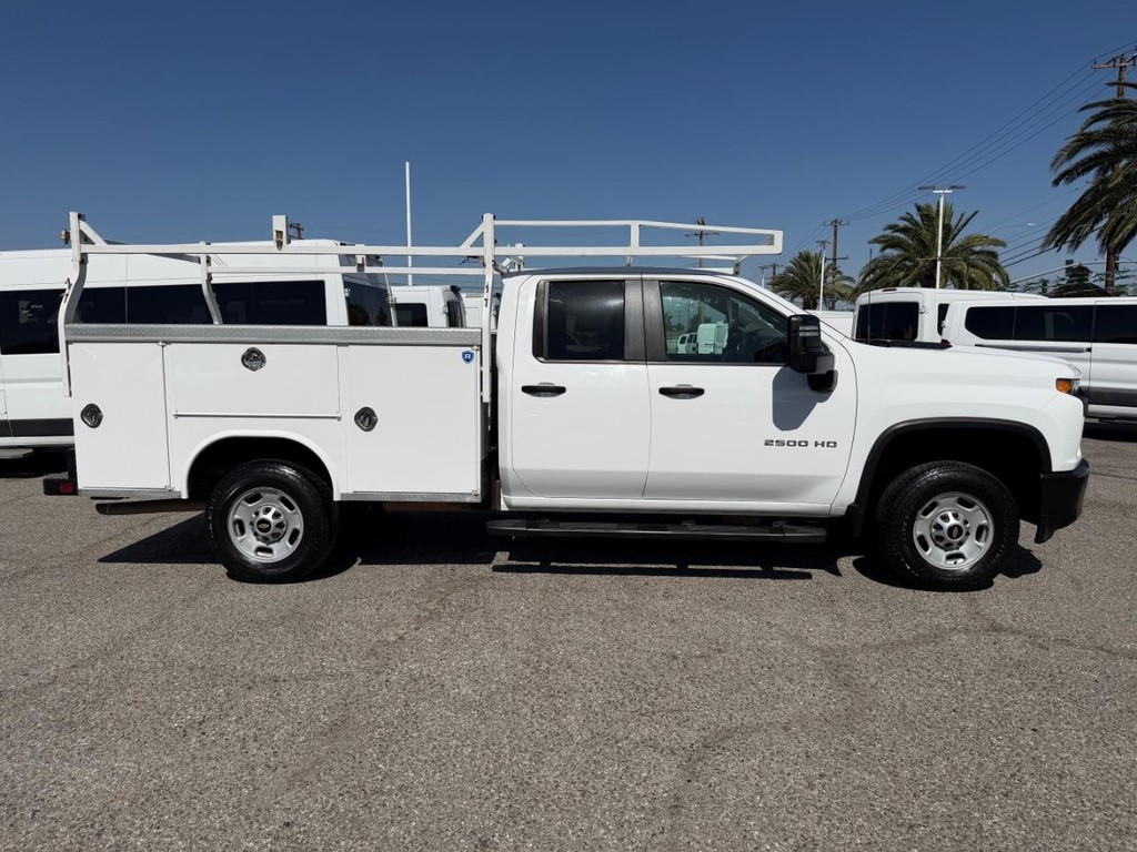 Chevrolet Silverado 2500HD Vehicle Full-screen Gallery Image 05