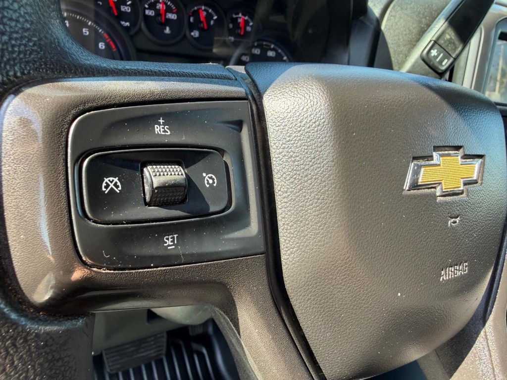Chevrolet Silverado 2500HD Vehicle Full-screen Gallery Image 31