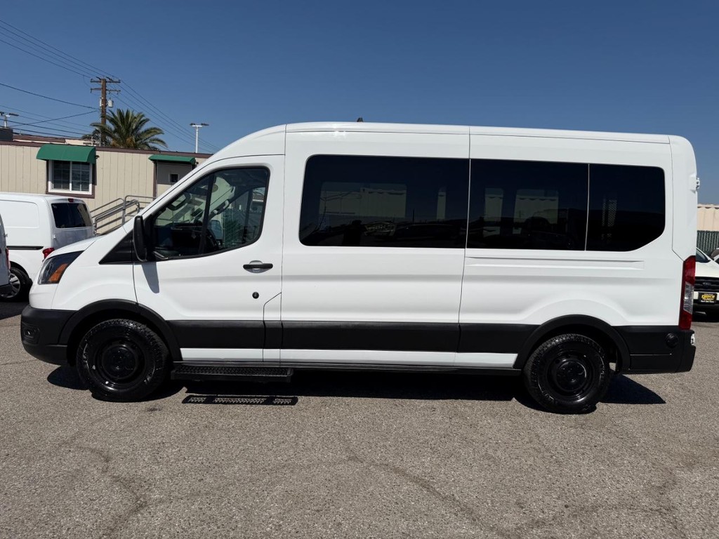 Ford Transit 350 Vehicle Full-screen Gallery Image 11