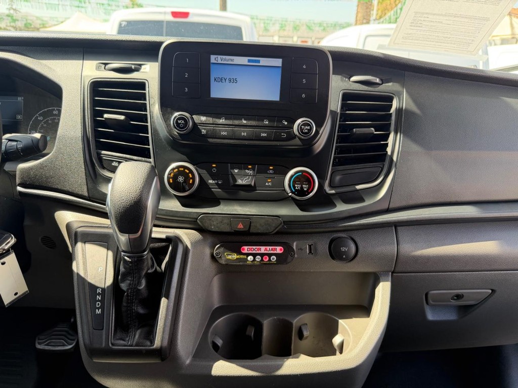 Ford Transit 350 Vehicle Full-screen Gallery Image 35